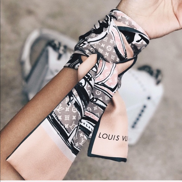 AUTHENTIC LOUIS VUITTON PNK MONOGRAM BANDEAU SCARF - Picture 2 of 4